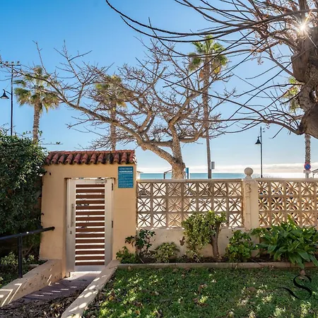 Apartment Beachfront Place With Balcony & Pool *