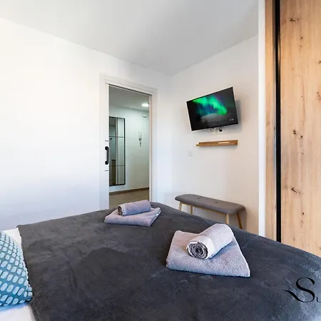 Beachfront Place With Balcony & Pool Apartamento *