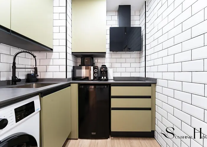 Beachfront Place With Balcony & Pool *