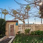 Apartment Beachfront Place With Balcony & Pool *