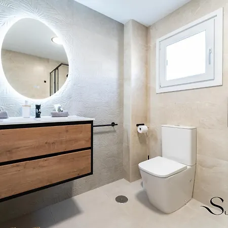 Beachfront Place With Balcony & Pool Torremolinos