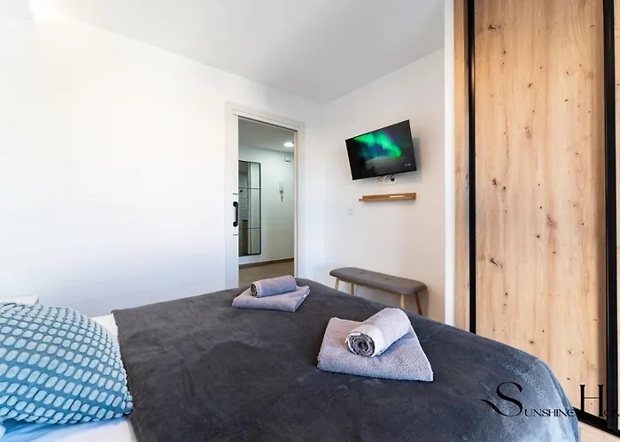 Beachfront Place With Balcony & Pool Apartamento *